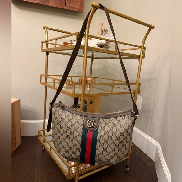 Purse - Picture 1 of 9